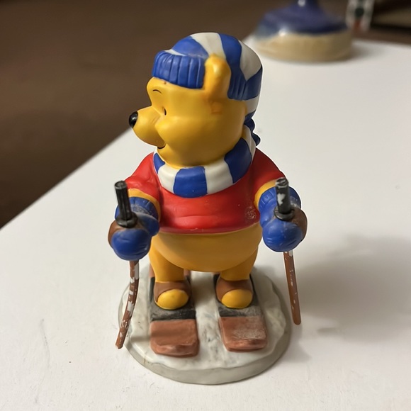 Skiing Winnie The Pooh figurine! - Picture 4 of 6